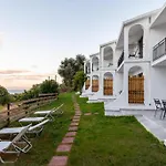 Ionian Blue Maisonettes شقة *