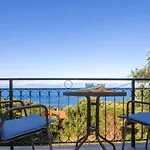 Ionian Blue Maisonettes * بينيتسيس